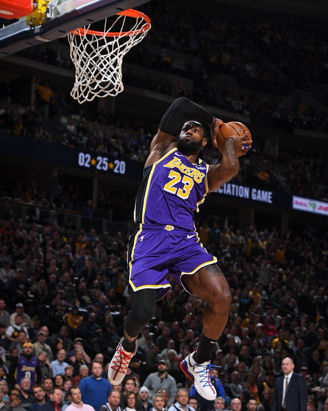 而是扩展到 而是扩展到